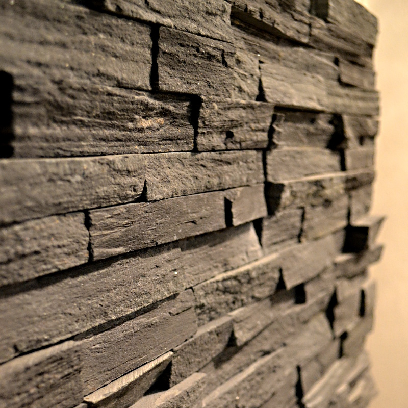 Steinwand in Ausstellung MB Fliesenwelt Haibach